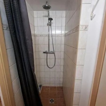 Apartment Centrally Located, Cozy W Free Prk.